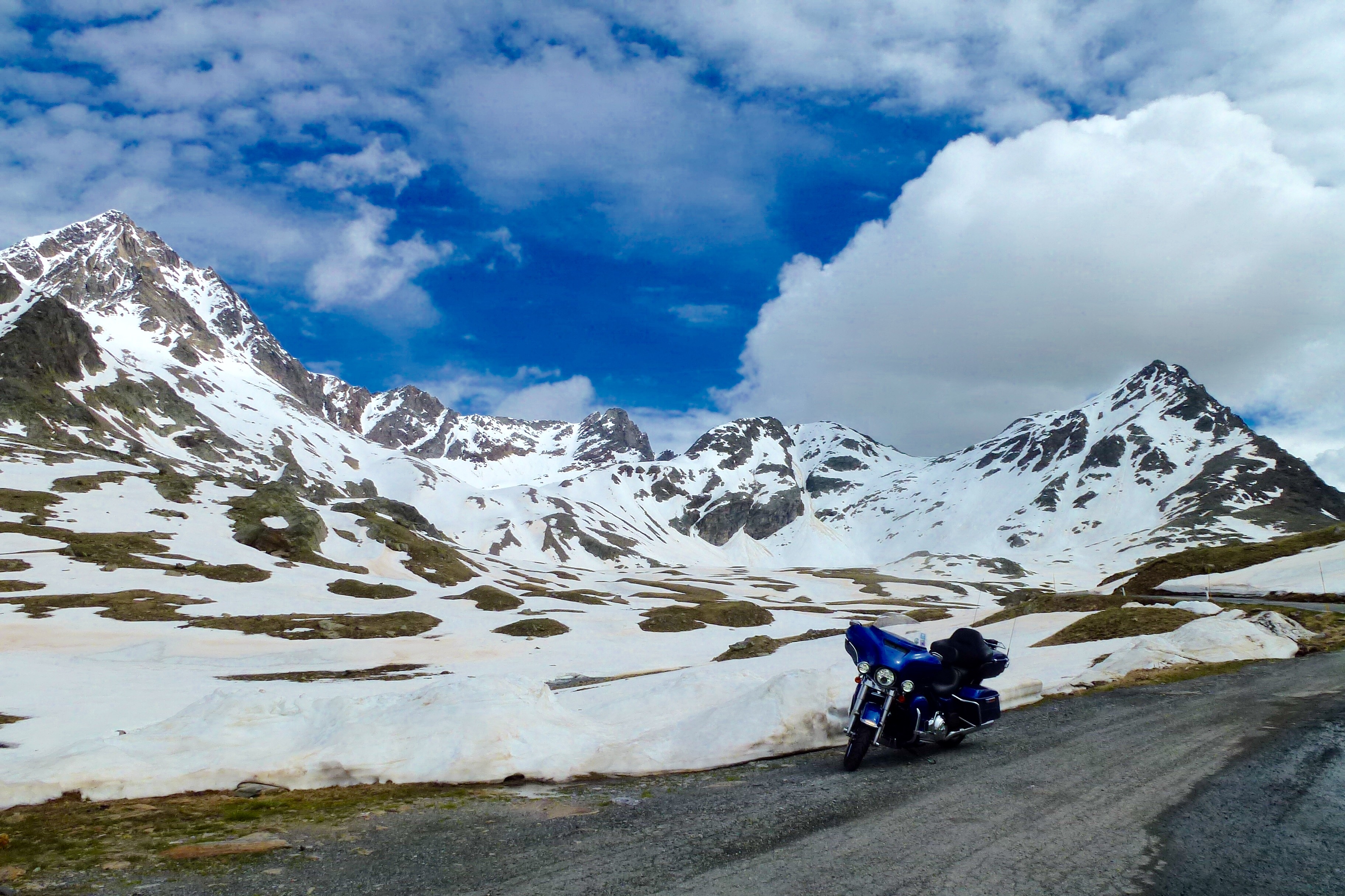 Gavia Pass, for those that like their mountains pointy and peaceful!
